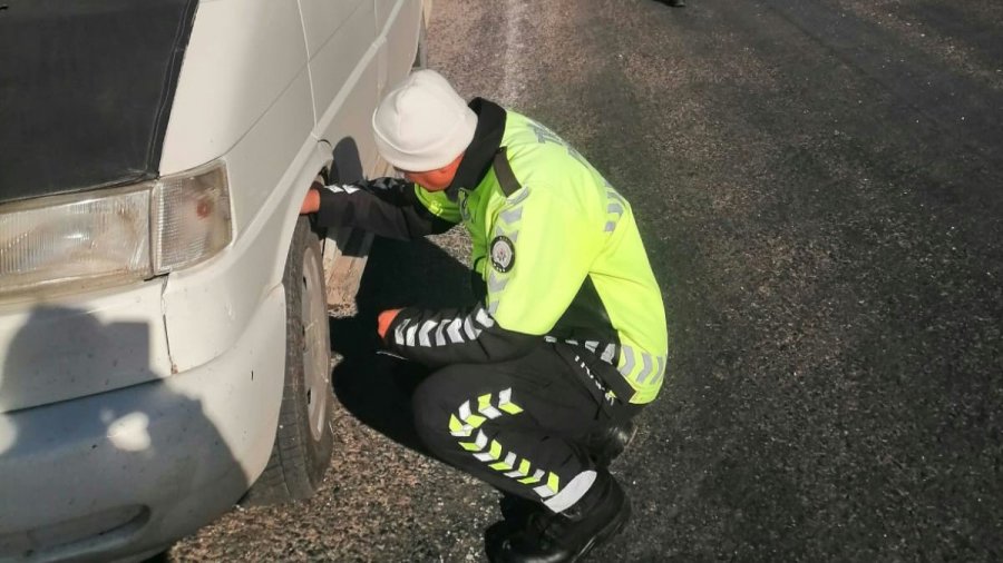 Bozkır’da Kış Lastiği Denetimleri Sürüyor