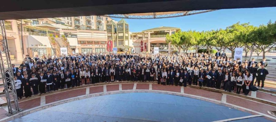 Öğrenciler, Mun Konferansında ‘daha İyi Bir Dünya’ İçin Buluştu