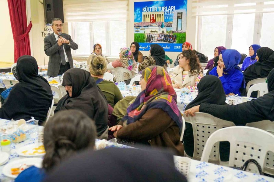 Başkan Ataç, Muttalip’li Kursiyerlerle Buluştu