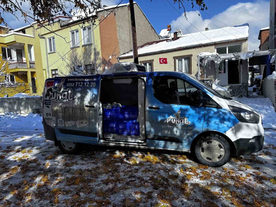 Büyükşehir; 2 Yılda 3 Bin Aileye 320 Bin Litre Süt Yardımı Yaptı