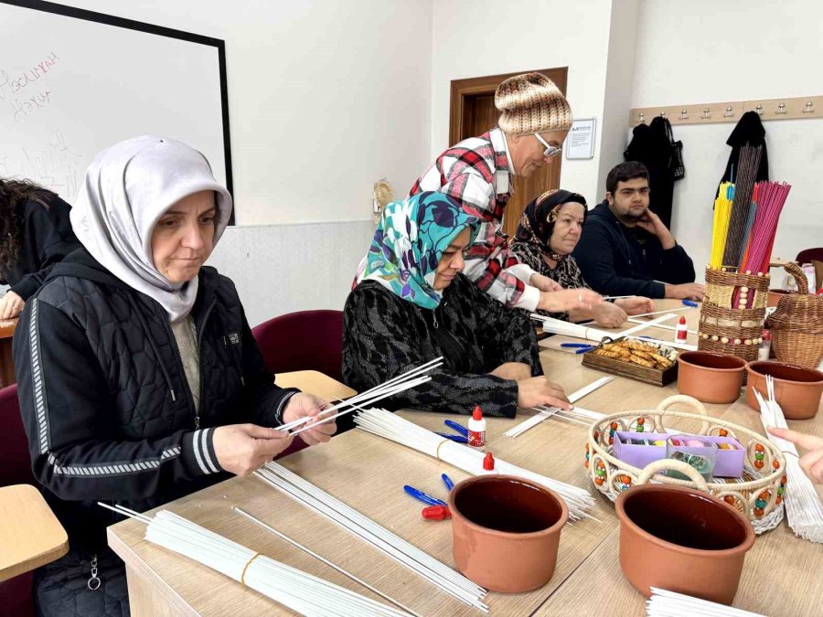 Unutulmaya Yüz Tutmuş Sepet Örücülüğü Hacılar’da Canlanacak