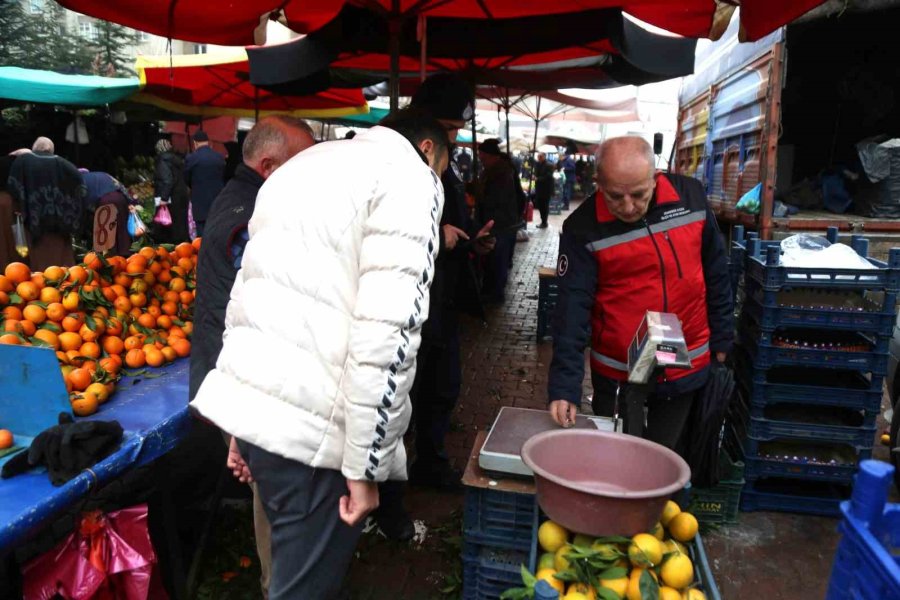 Melikgazi Zabıtası Pazar Yerlerinde Ölçü Ayar Ve Etiket Denetimi Yaptı