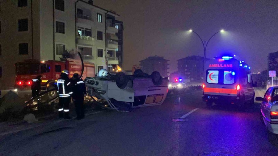 Karaman’da Aydınlatma Direğine Çarpan Minibüs Takla Attı: 1 Yaralı