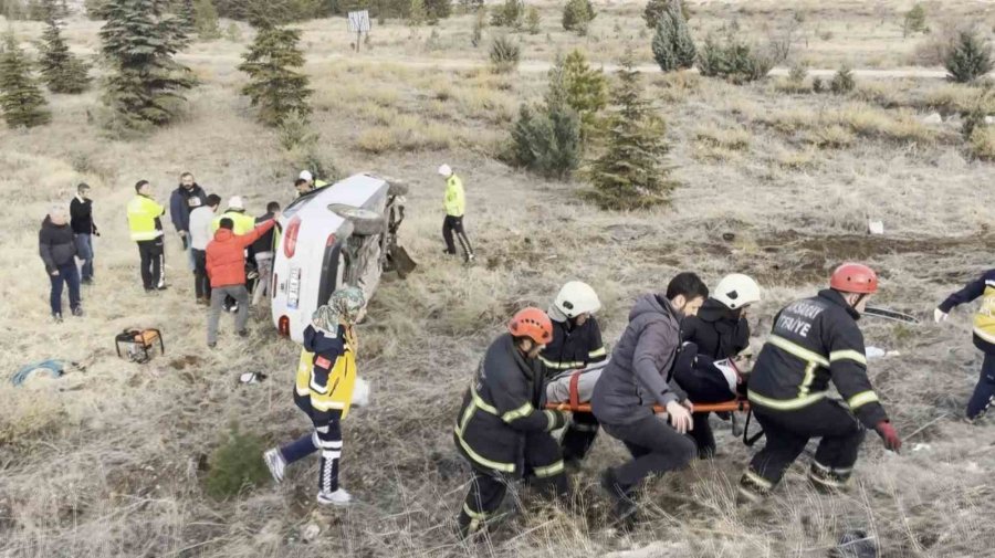 10 Aylık Bebek Kaza Yapan Araçtan Böyle Kurtarıldı