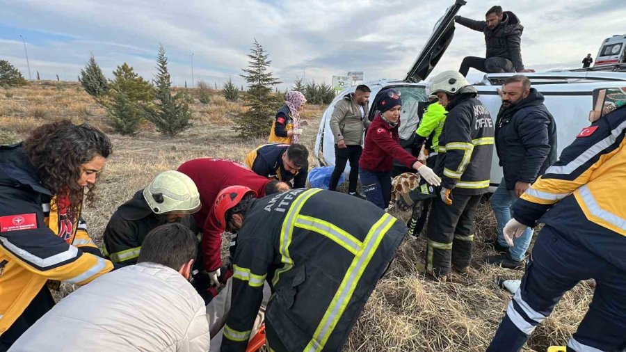 10 Aylık Bebek Kaza Yapan Araçtan Böyle Kurtarıldı