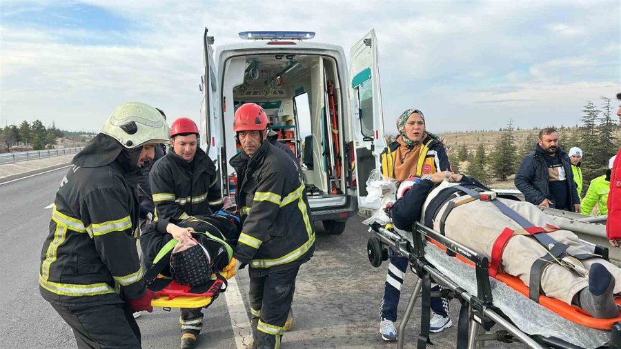 10 Aylık Bebek Kaza Yapan Araçtan Böyle Kurtarıldı