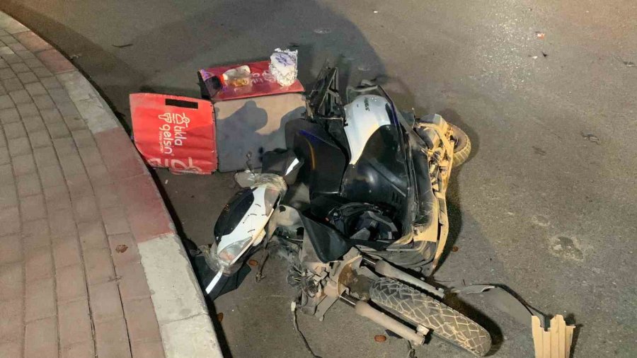 Karaman’da Otomobil İle Motokurye Çarpıştı: 1 Yaralı