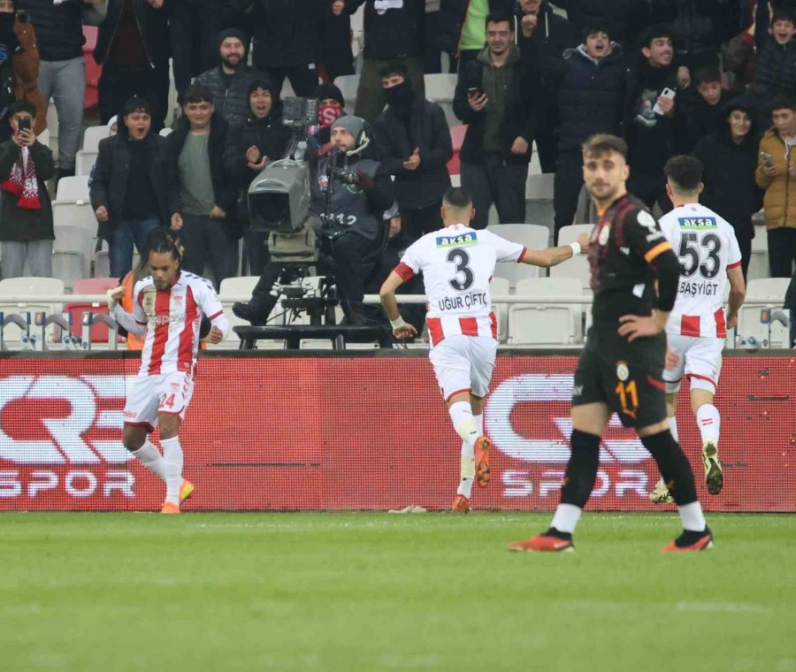 Trendyol Süper Lig: Kayserispor: 0 - Alanyaspor: 0 (ilk Yarı)