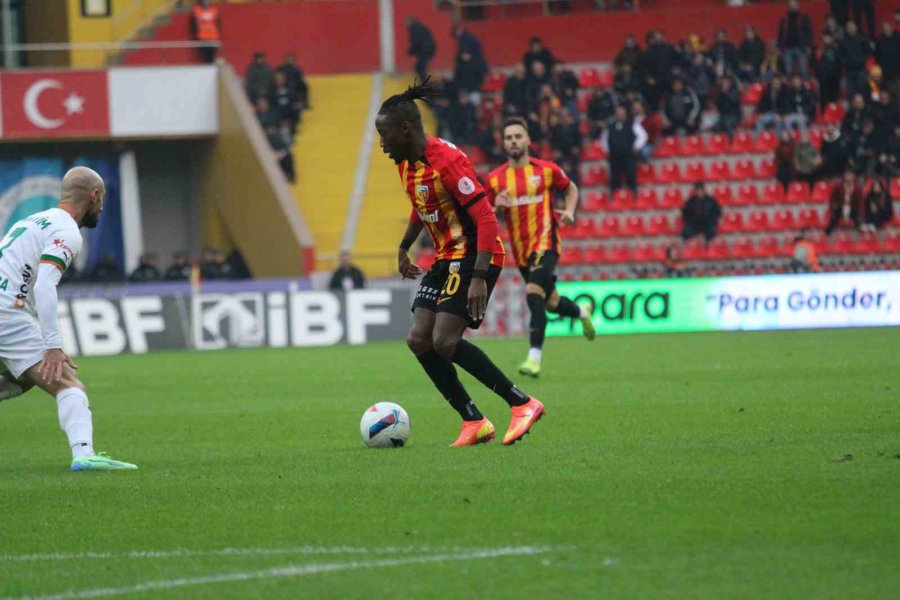 Trendyol Süper Lig: Kayserispor: 0 - Alanyaspor: 0 (ilk Yarı)