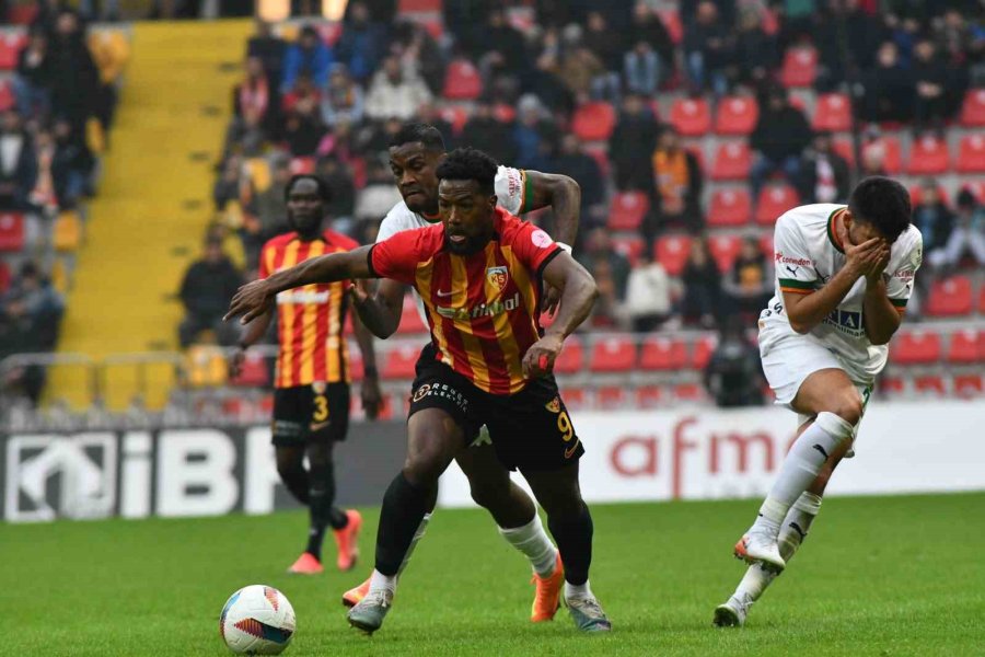 Trendyol Süper Lig: Kayserispor: 0 - Alanyaspor: 0 (ilk Yarı)