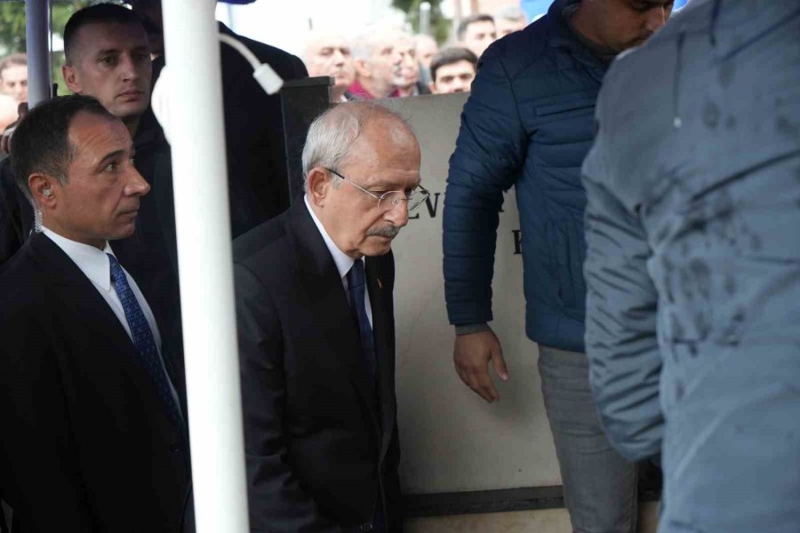 Kılıçdaroğlu’nun Dünürü Antalya’da Toprağa Verildi