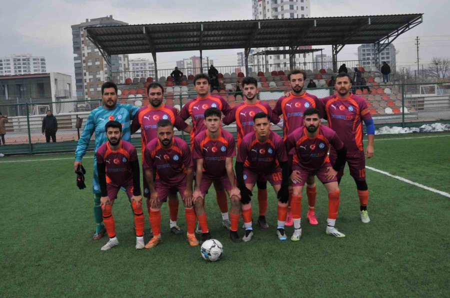 Kayseri Yolspor: 5 - Sarız Anadoluspor: 1