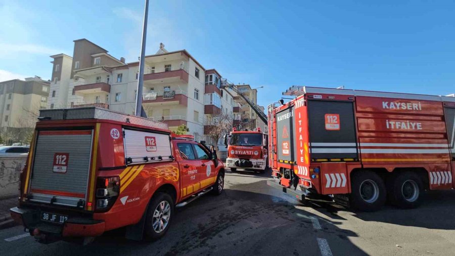 Evde Çıkan Yangında Faciadan Dönüldü