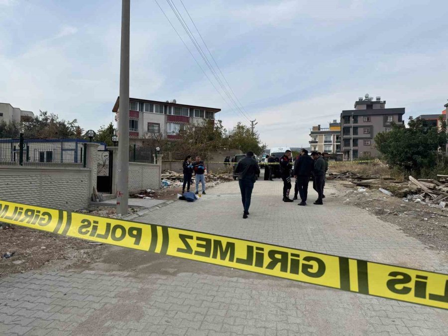 Mersin’de Babasının Öldürdüğü Çocuk Toprağa Verildi