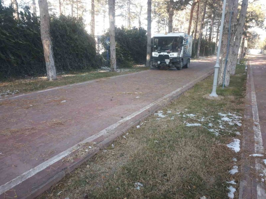 Büyükşehir; Kent Genelinde Temizlik Ve Bakım Çalışmalarına Devam Ediyor