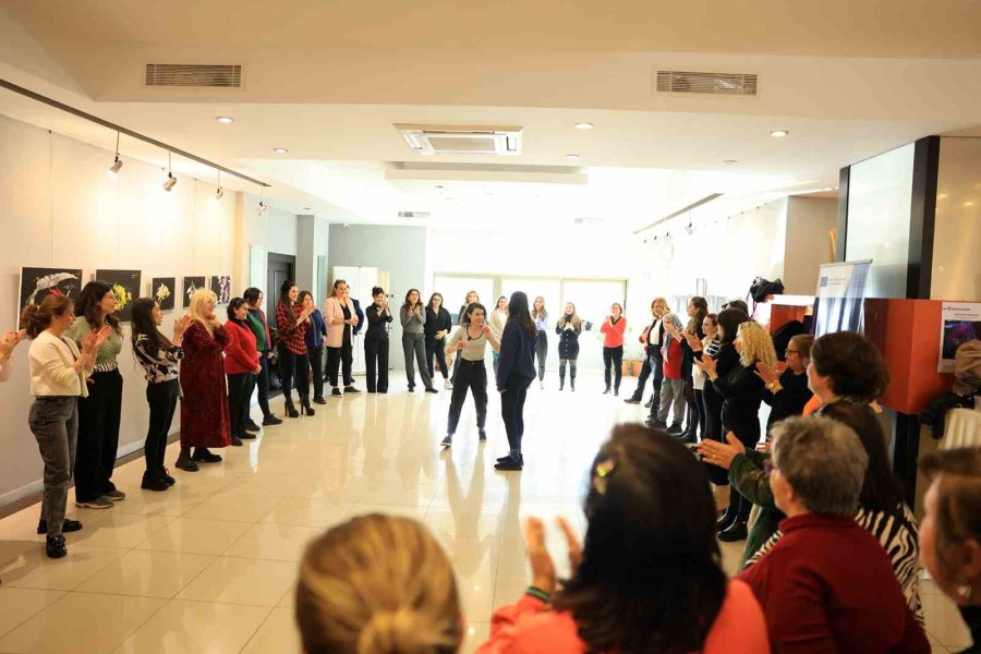 Mersin’de Kadınlara Şiddetle Mücadele Yöntemleri Anlatıldı