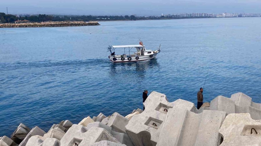 Mersin’de Denizde Ceset Bulundu