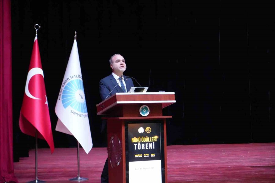 Niğde Ömer Halisdemir Üniversitesi 2024 Ödülleri Töreni Gerçekleştirildi