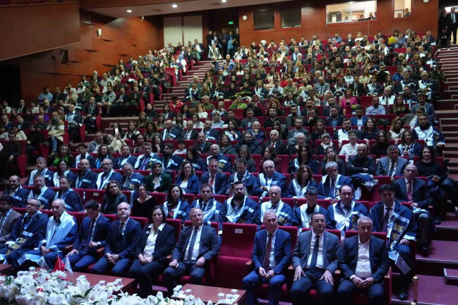 Niğde Ömer Halisdemir Üniversitesi 2024 Ödülleri Töreni Gerçekleştirildi