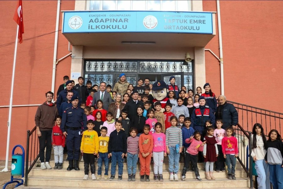 İlkokullu Miniklere Jandarma Mesleği Tanıtıldı