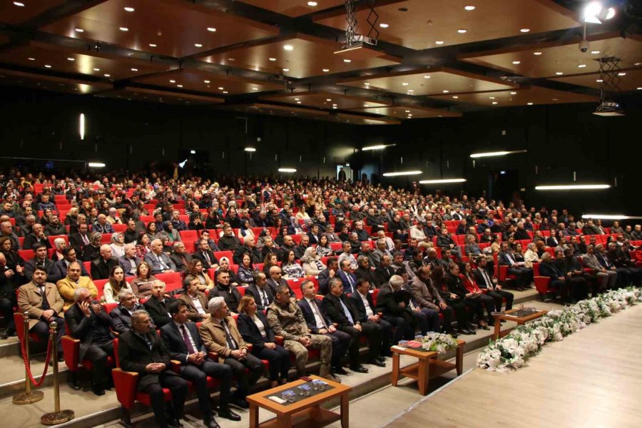 Vali Çiçek: "çocuklarımızın Tek Bağımlılığı Vatan, Millet, Bayrak Sevgisi Olacak"