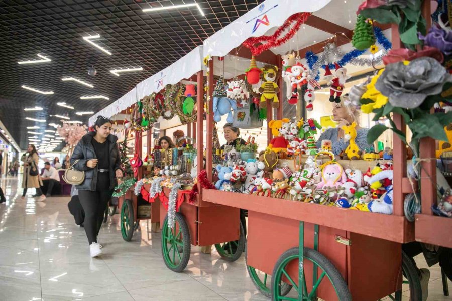 Mersin’de Üretici Kadın Stantları ’yeni Yıl’ Temasıyla Kuruldu