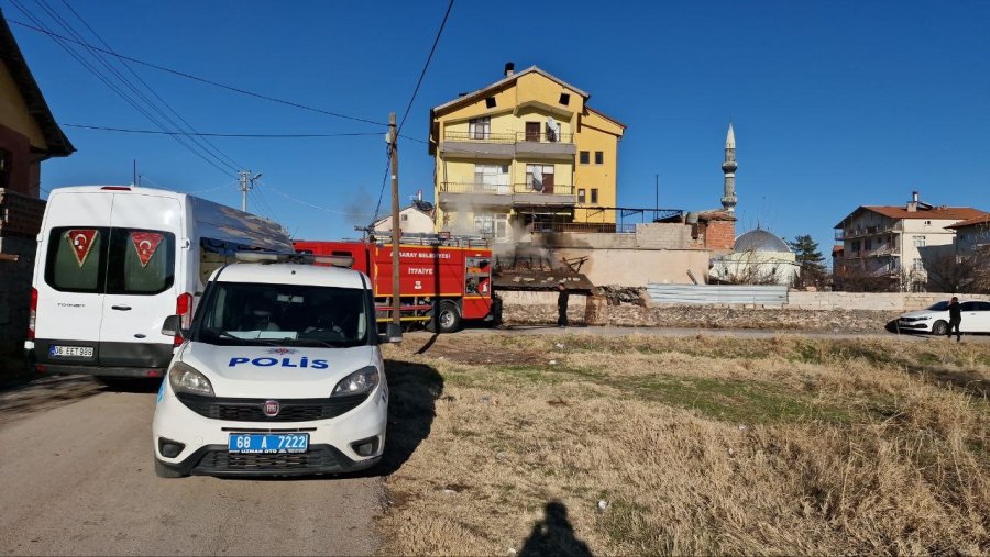 Odunlukta Çıkan Yangın Paniğe Neden Oldu