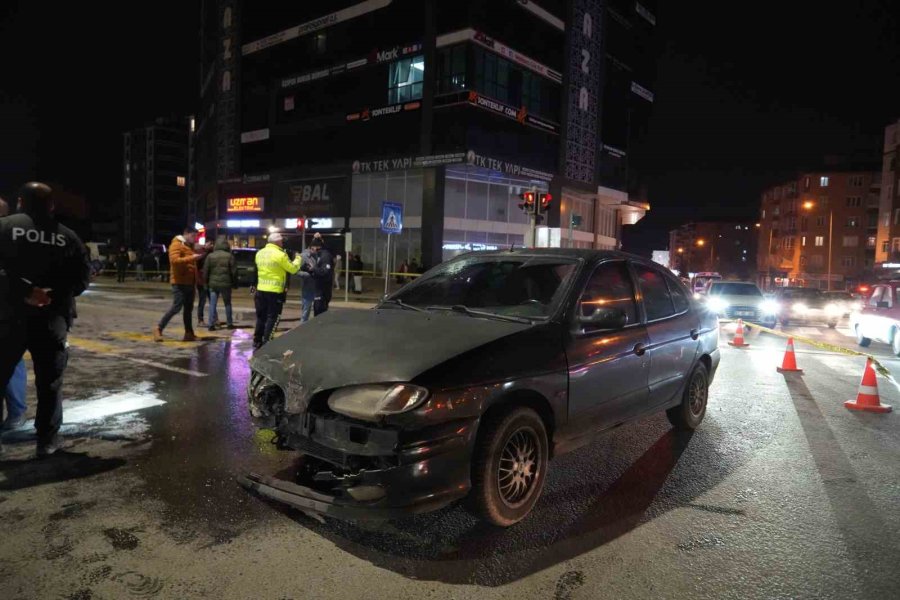 Niğde’de Polis Otosu İle Otomobil Çarpıştı: 6 Yaralı