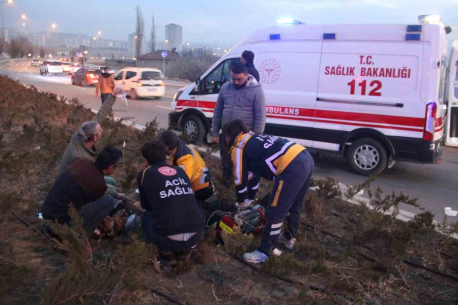 Kayseri’de Otomobil Sepetli Motosikletle Çarpıştı: 2’si Ağır 4 Yaralı