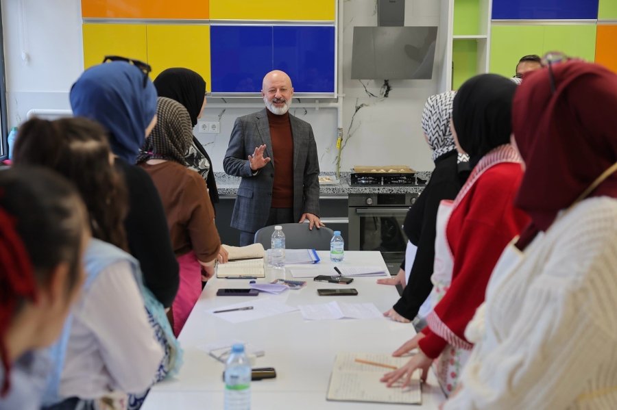 Başkan Çolakbayrakdar: Modern Tesislerle Sosyal Hayatı Renklendiriyoruz"