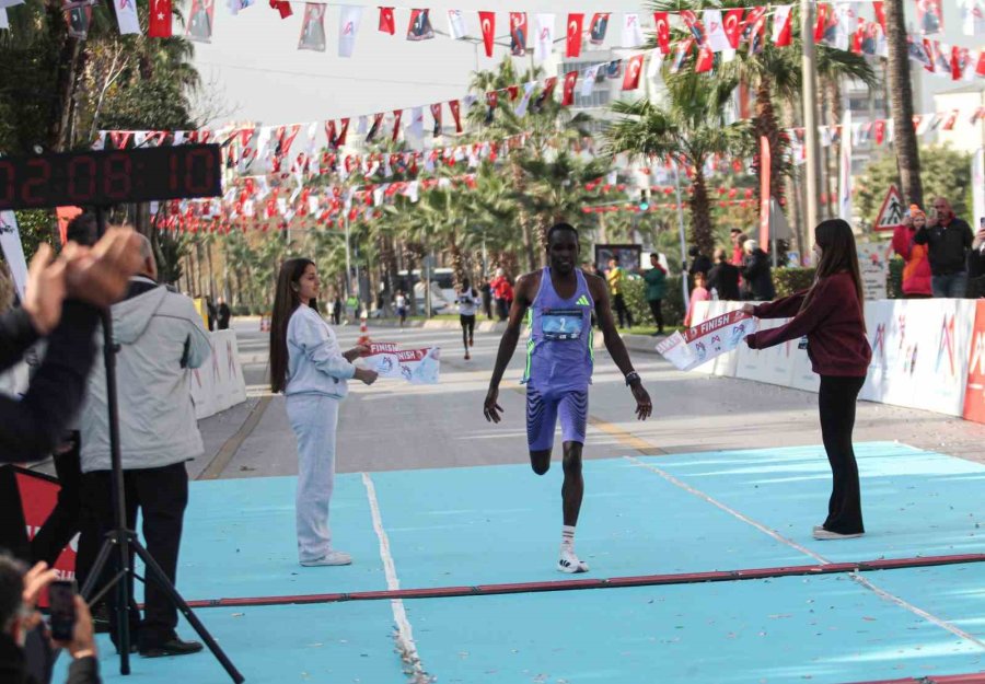 6. Uluslararası Mersin Maratonu: ’türkiye Maratonlar Rekoru’ Kırıldı