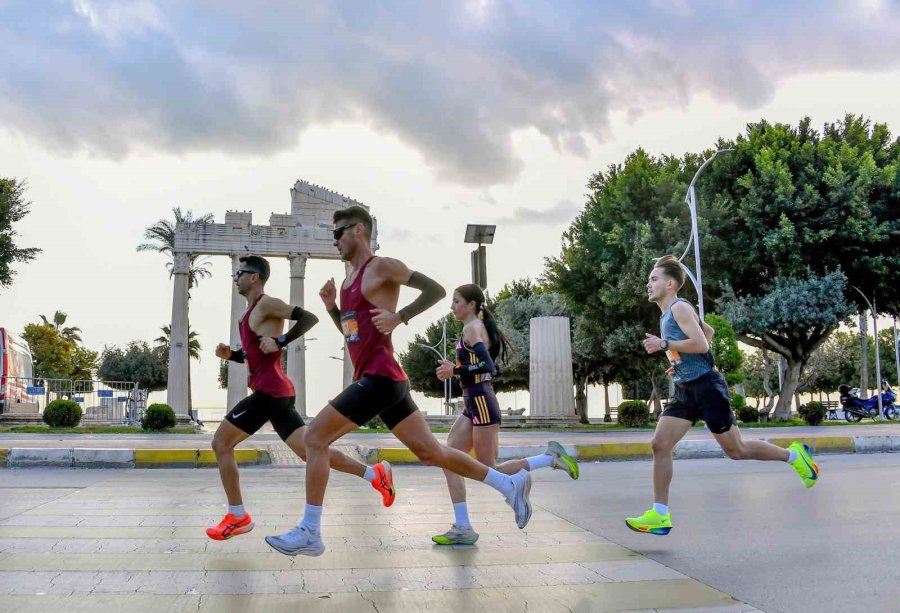 6. Uluslararası Mersin Maratonu’nda Ödüller Sahiplerini Buldu