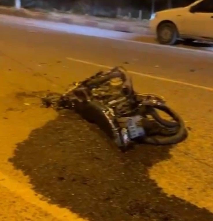 Mersin’de Motosikletle Hafif Ticari Araç Çarpıştı: 2 Ölü, 1 Yaralı