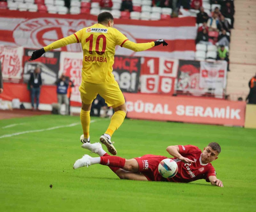 Trendyol Süper Lig: Antalyaspor: 1 - Kayserispor: 0 (ilk Yarı)