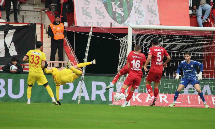 Trendyol Süper Lig: Antalyaspor: 1 - Kayserispor: 0 (ilk Yarı)