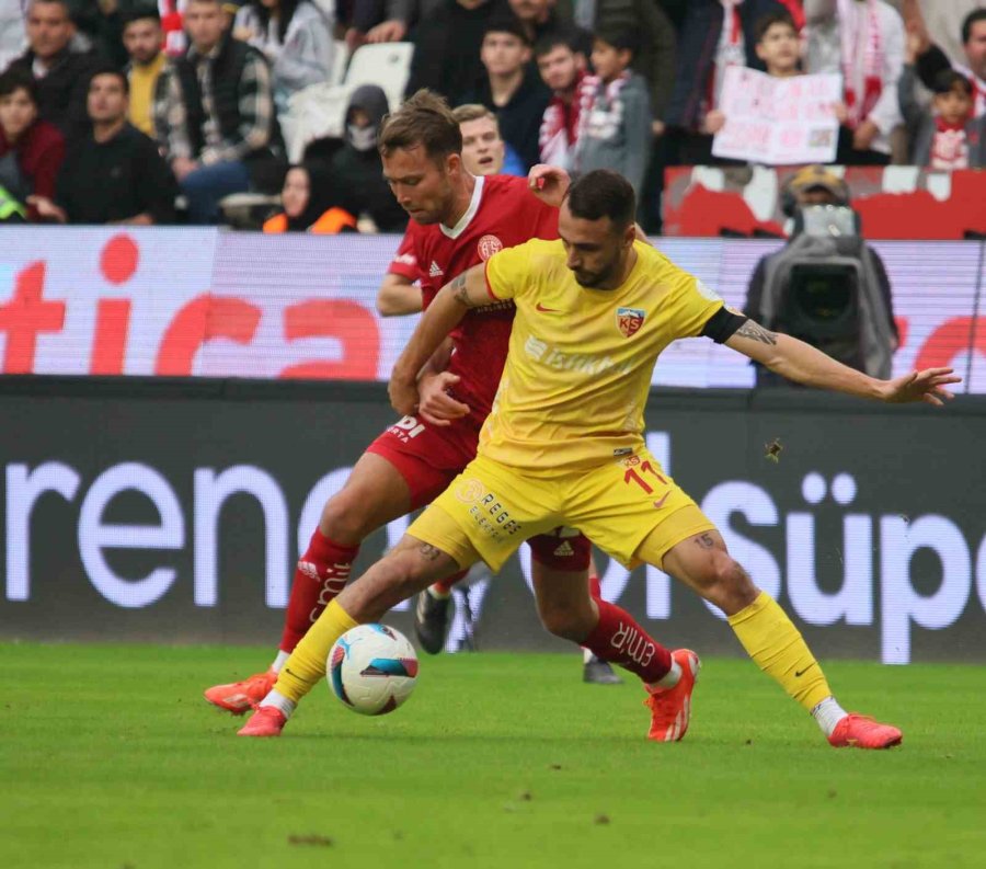 Trendyol Süper Lig: Antalyaspor: 1 - Kayserispor: 0 (ilk Yarı)