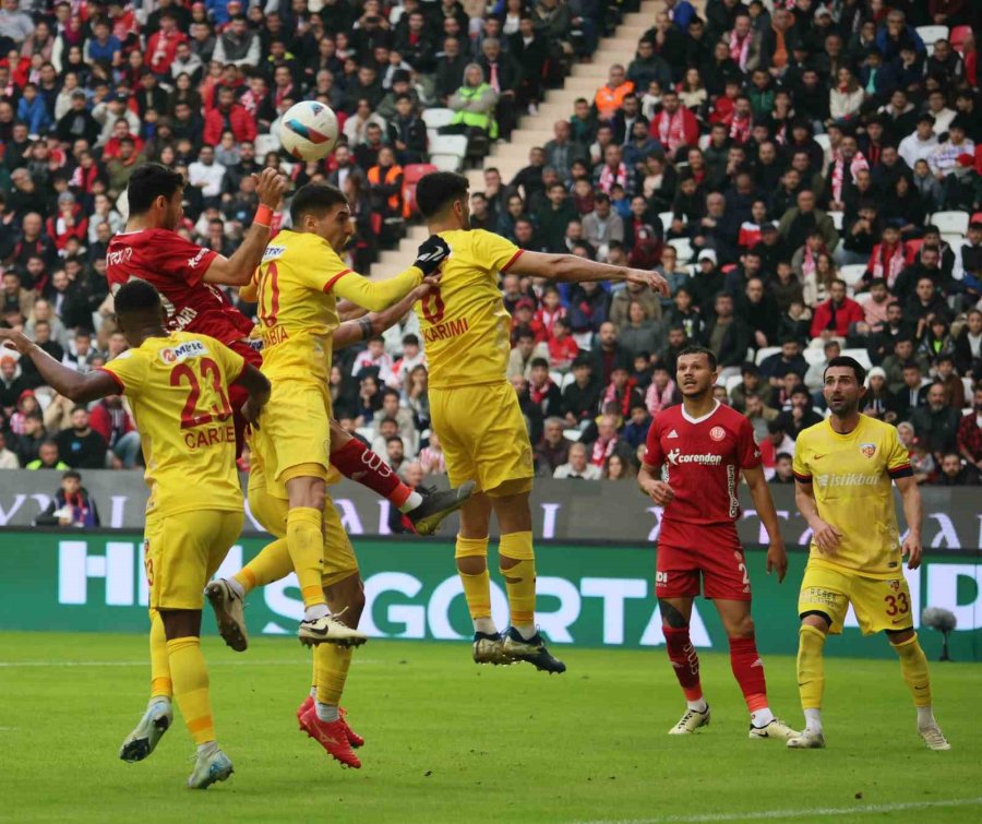 Trendyol Süper Lig: Antalyaspor: 1 - Kayserispor: 0 (ilk Yarı)