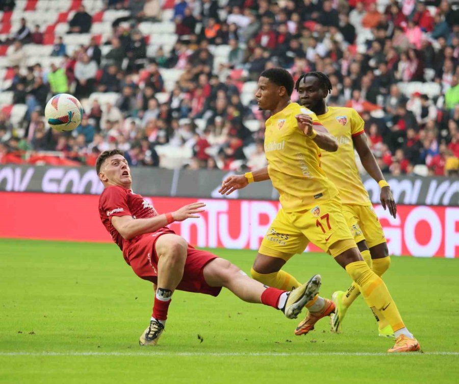 Trendyol Süper Lig: Antalyaspor: 1 - Kayserispor: 0 (ilk Yarı)