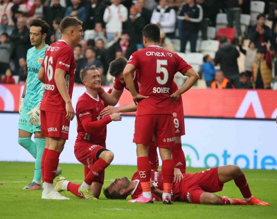 Trendyol Süper Lig: Antalyaspor: 1 - Kayserispor: 0 (ilk Yarı)