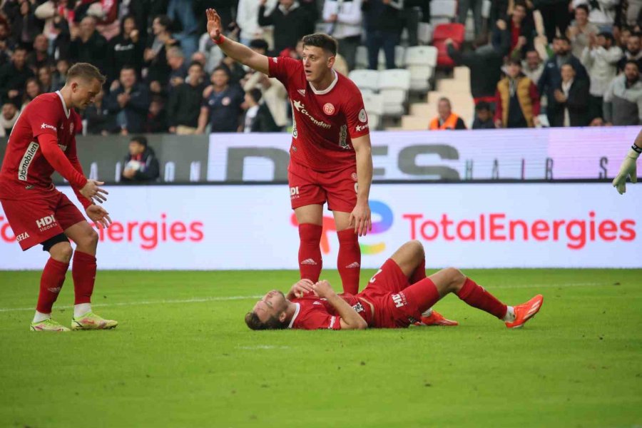 Trendyol Süper Lig: Antalyaspor: 1 - Kayserispor: 0 (ilk Yarı)