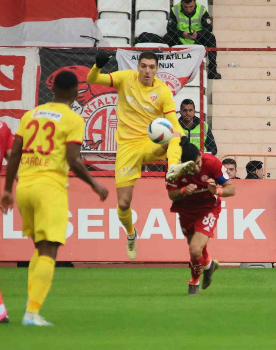 Trendyol Süper Lig: Antalyaspor: 1 - Kayserispor: 0 (ilk Yarı)