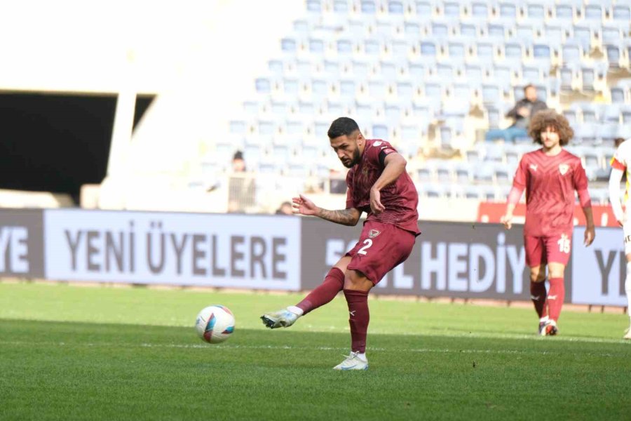 Trendyol Süper Lig: Atakaş Hatayspor: 0 - Göztepe: 1 (ilk Yarı)