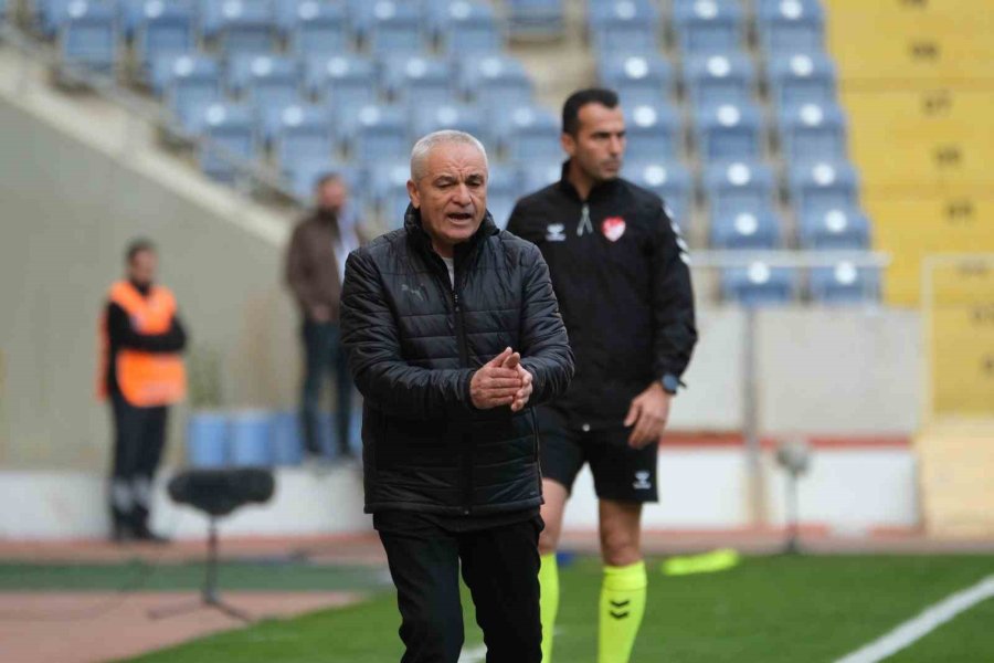 Trendyol Süper Lig: Atakaş Hatayspor: 0 - Göztepe: 1 (ilk Yarı)