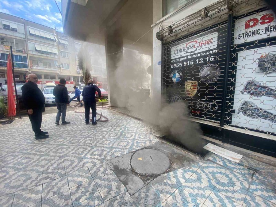 Madde Bağımlısı Genç, Apartmanın Deposunu Yaktı, Baba Gözyaşlarına Boğuldu