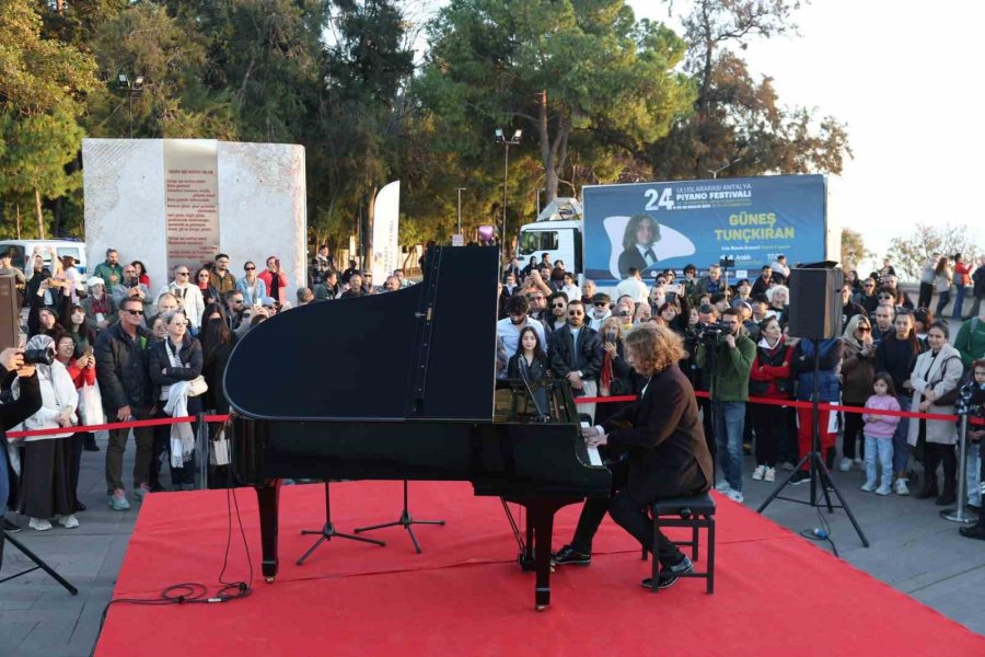 Piyano Festivali’nde Gün Batımında Unutulmaz Bir Konser