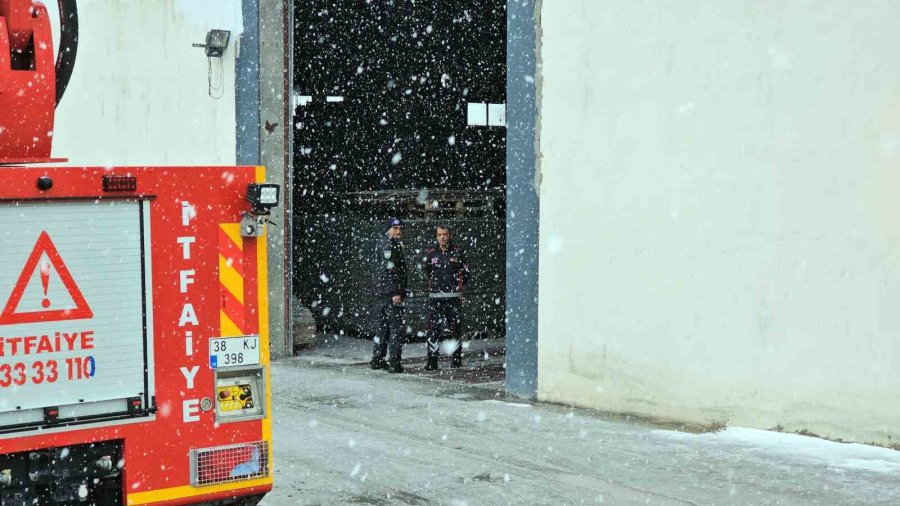 Kayseri’de Feci İş Kazası: Tamir Etmek İçin Girdiği Plastik Kırım Kazanında Hayatını Kaybetti