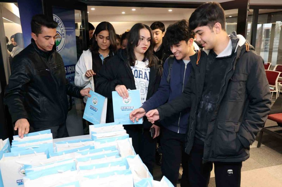 Talas’ın Yazar Okulu Seminerleri’nde Hikaye Anlatıldı