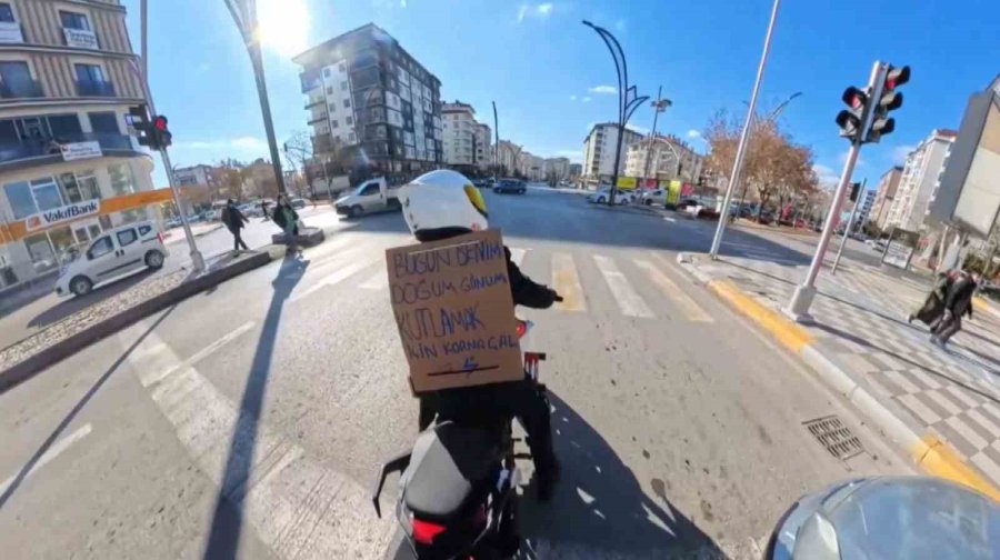 “doğum Günüm İçin Korna Çal” Mesajı Hem Gülümsetti Hem De Mutlu Etti