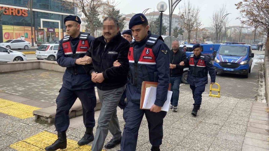 Kaçak Silah Ticareti Yapan Sahte Polisler Operasyonla Yakalandı