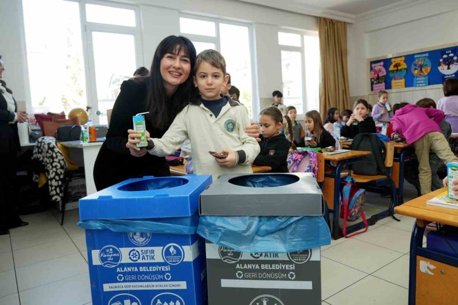 Alanya Belediyesi’nin Sıfır Atık Eğitimleri Sürüyor